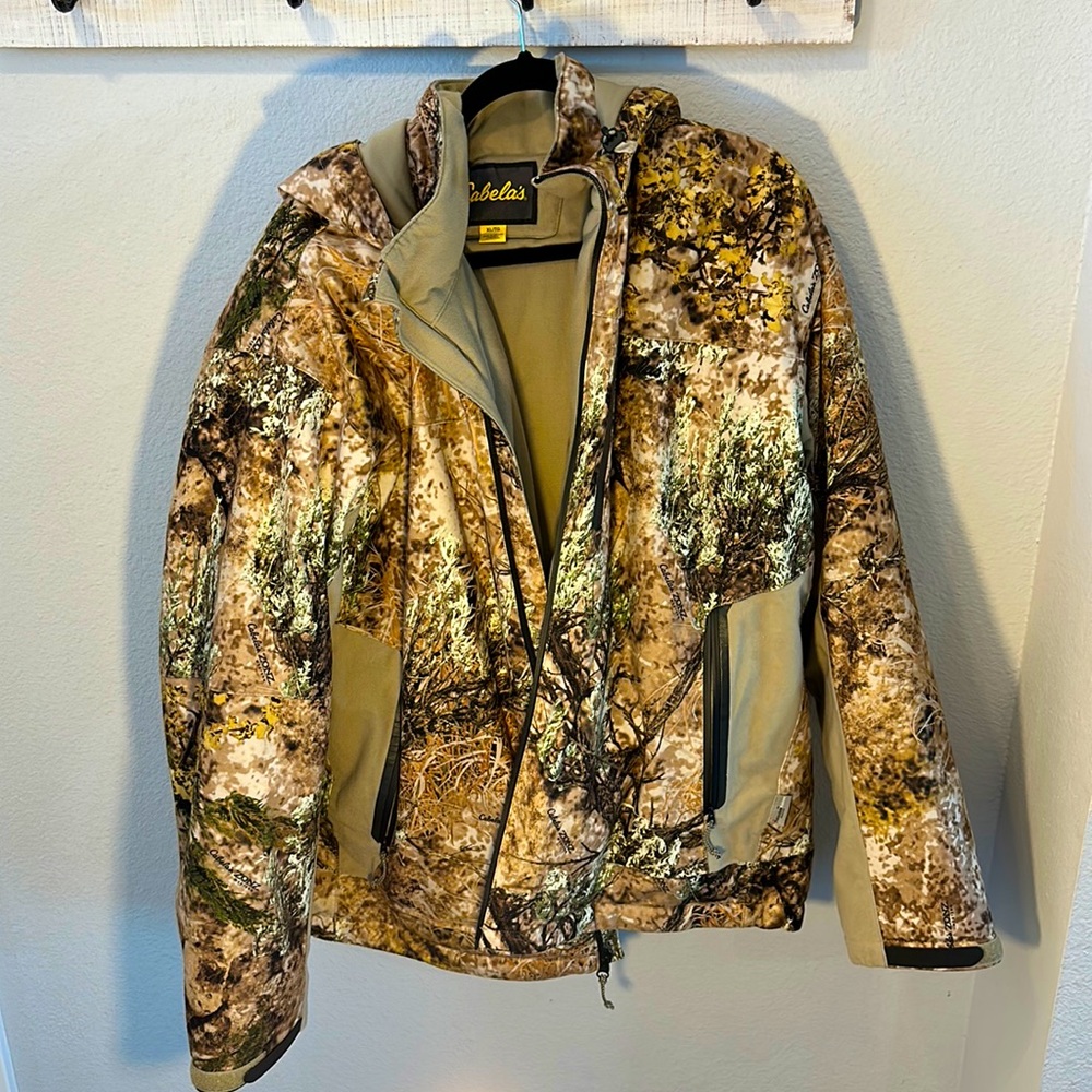 Cabela’s Men’s Insulated Hunting Camo Jacket and Pants, Size L